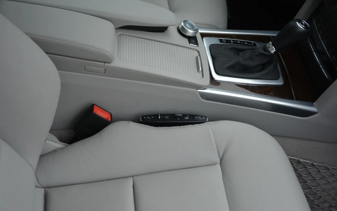 Mercedes-Benz Klasa E cena 49900 przebieg: 278000, rok produkcji 2010 z Łobez małe 379